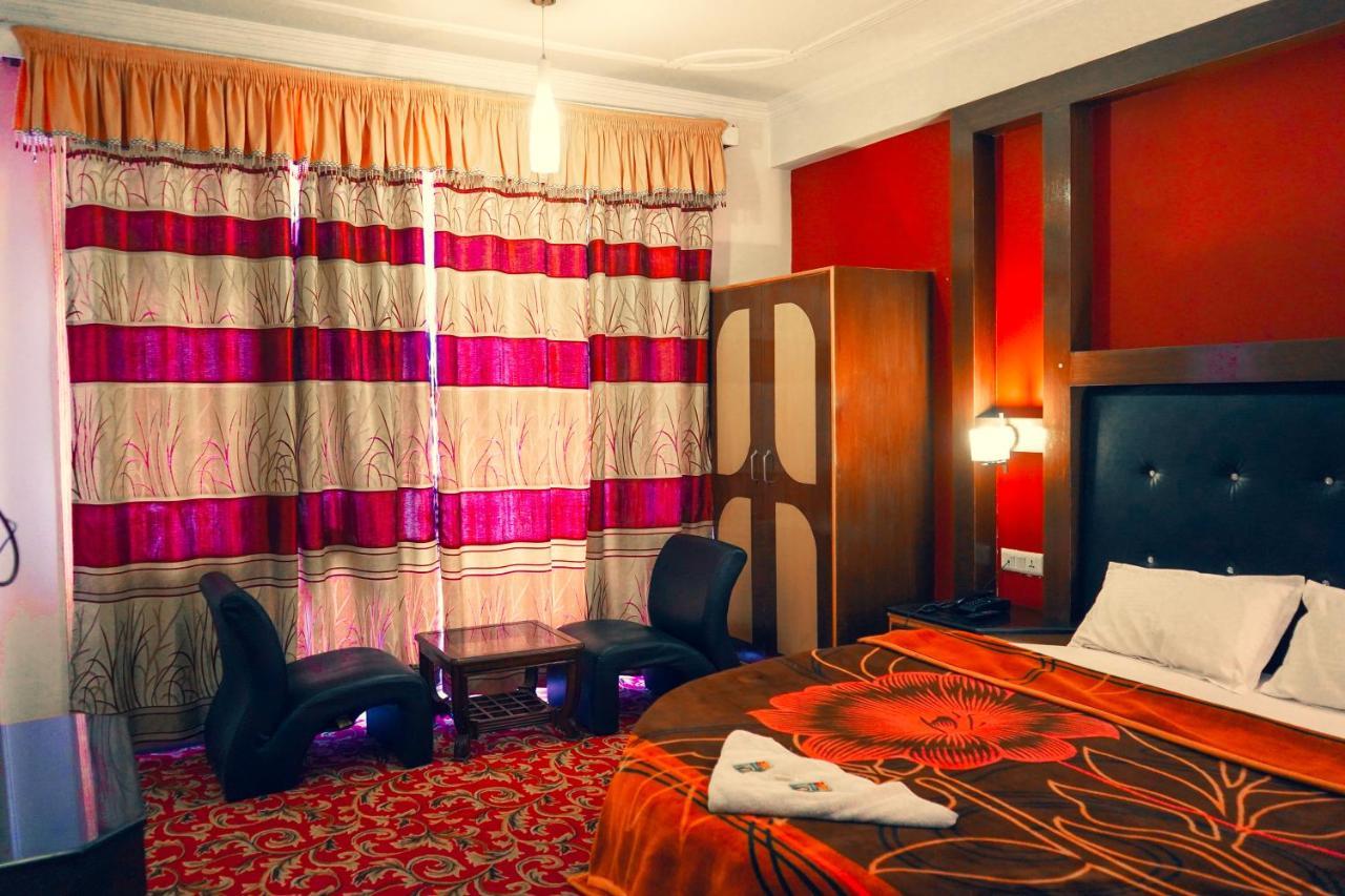 Hotel Akash Regency Manāli Zewnętrze zdjęcie