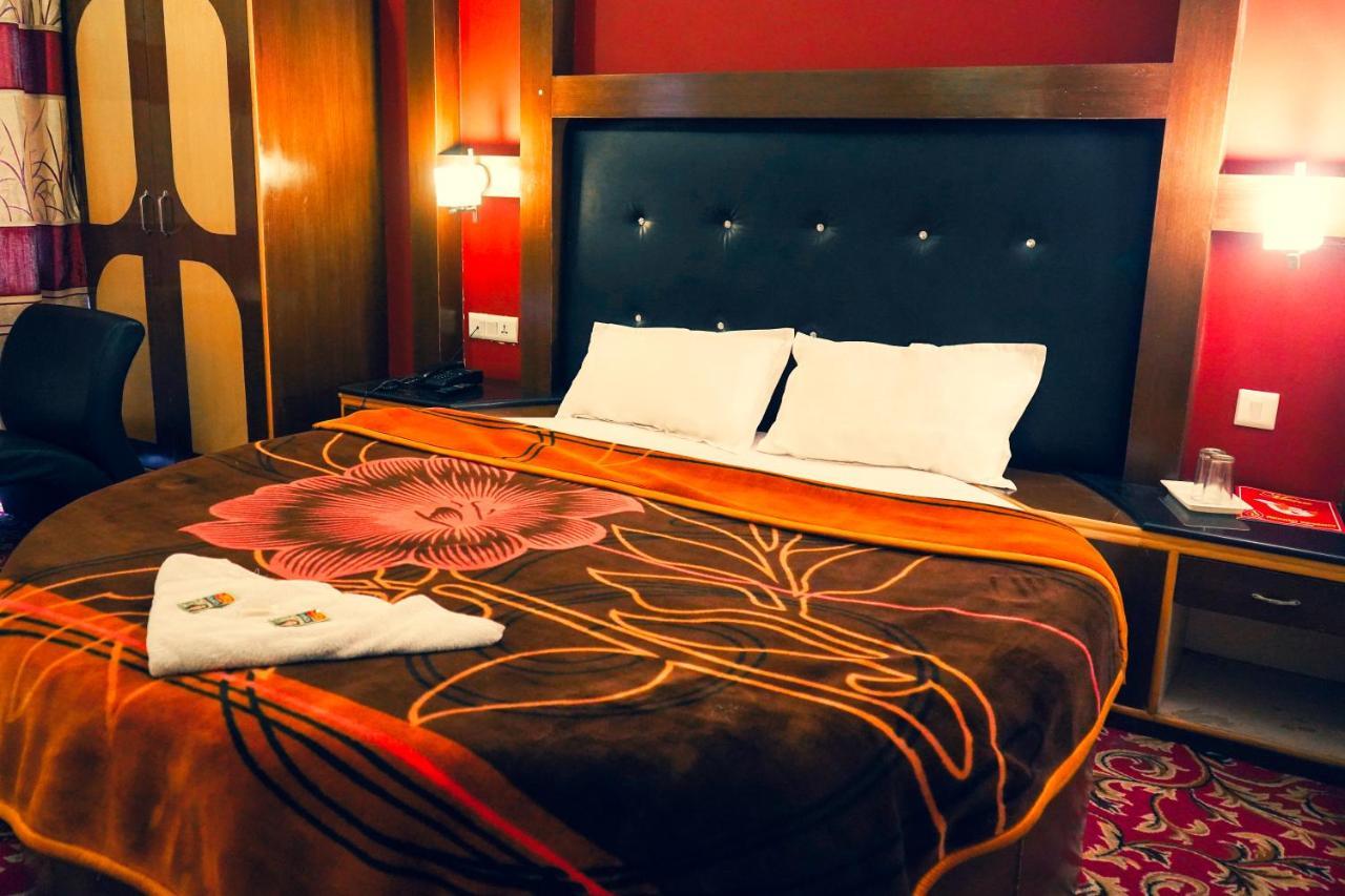 Hotel Akash Regency Manāli Zewnętrze zdjęcie