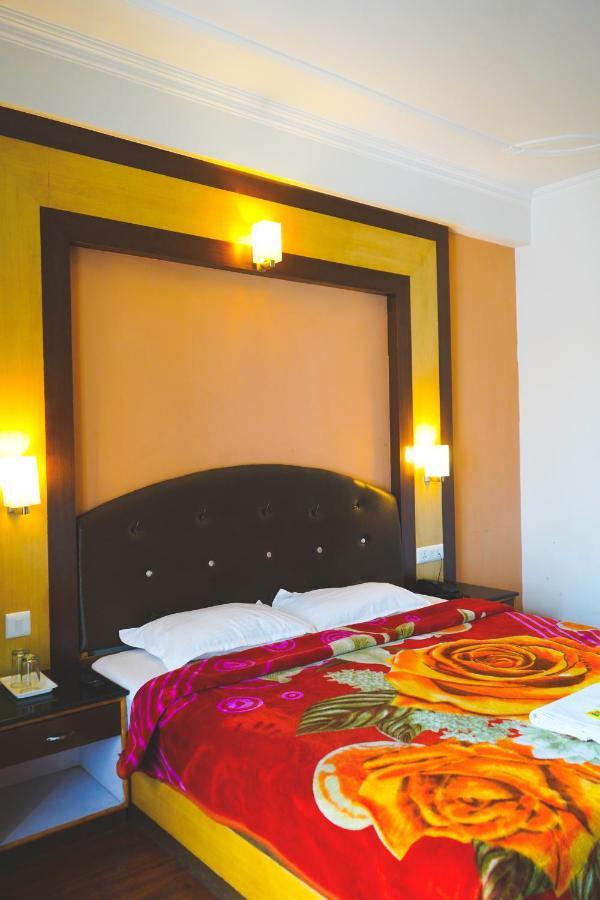 Hotel Akash Regency Manāli Zewnętrze zdjęcie