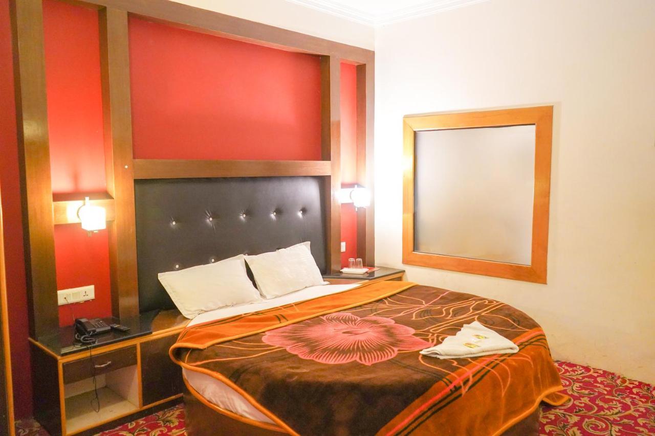 Hotel Akash Regency Manāli Zewnętrze zdjęcie