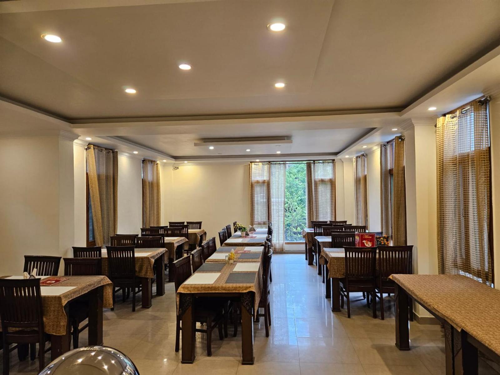 Hotel Akash Regency Manāli Zewnętrze zdjęcie