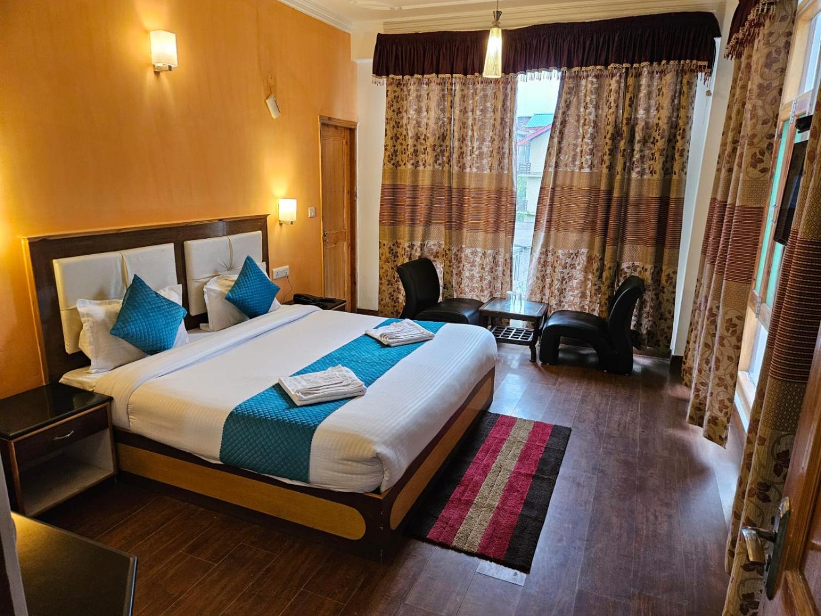 Hotel Akash Regency Manāli Zewnętrze zdjęcie