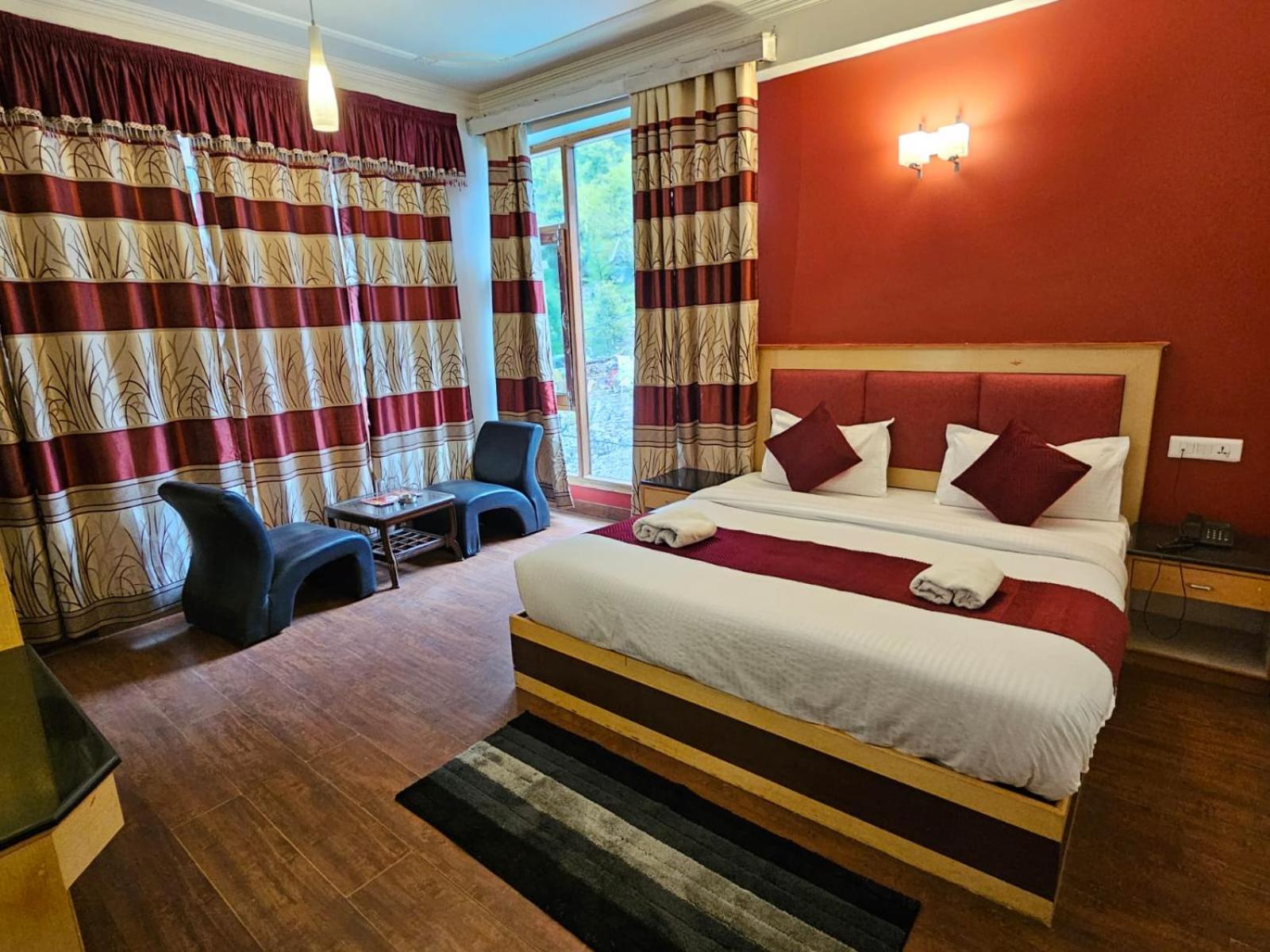 Hotel Akash Regency Manāli Zewnętrze zdjęcie